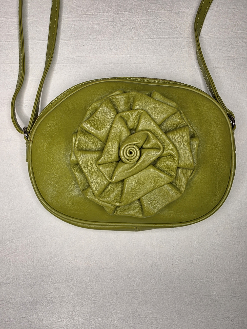 ILI New York & Toronto Genuine Leather Green Rosette Crossbody Purse